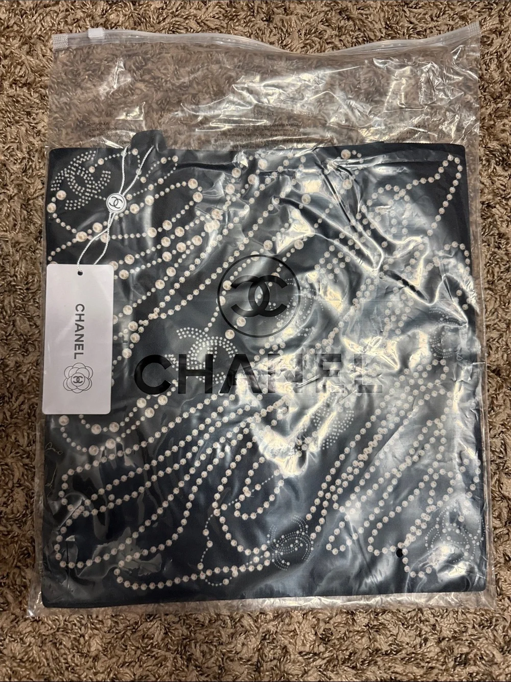 Beauty Tote Black with White Pearl-Dot Swirl Pattern; New - Picture 4 of 4